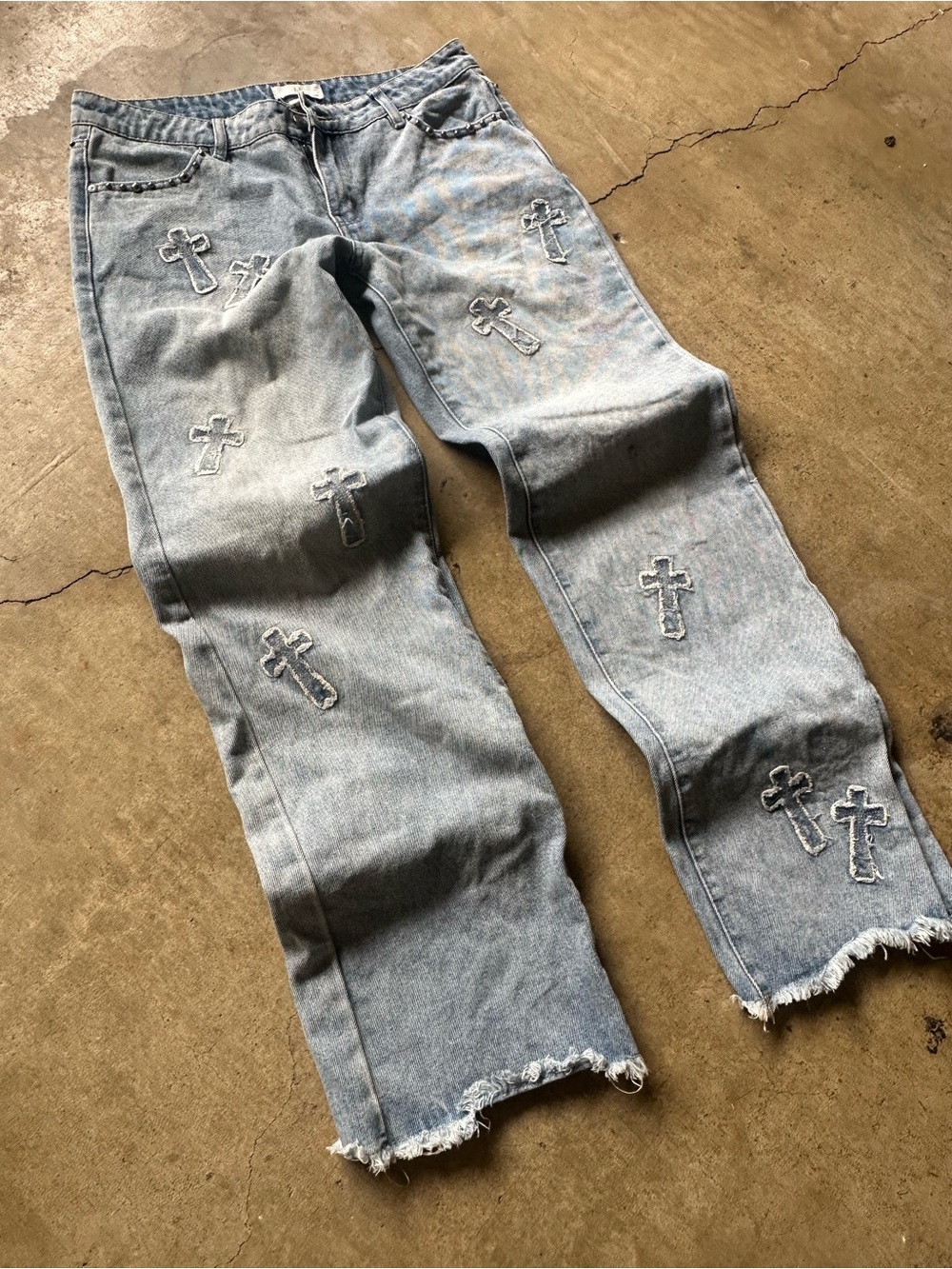 Relaxed Light Blue Men’s Jeans with Cross Embroidery